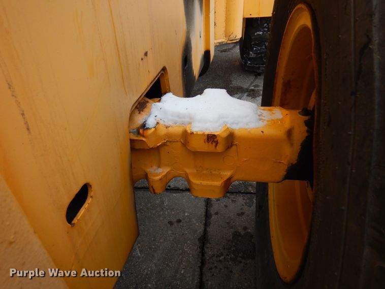 image for item AF9281 1983 John Deere 644C  wheel loader