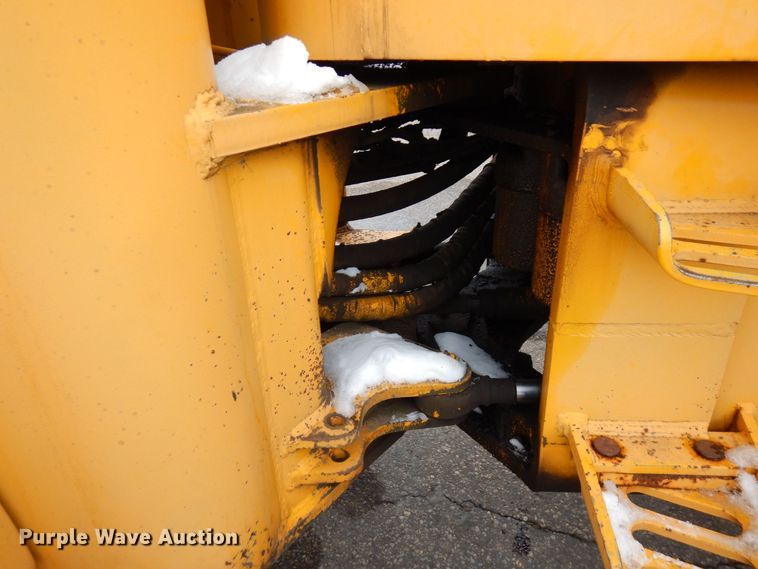 image for item AF9281 1983 John Deere 644C  wheel loader