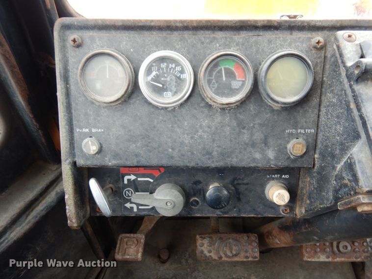 image for item AF9281 1983 John Deere 644C  wheel loader