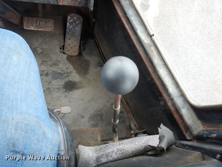 image for item AF9281 1983 John Deere 644C  wheel loader