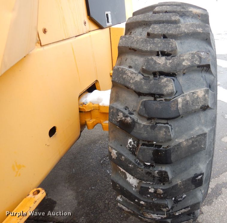 image for item AF9281 1983 John Deere 644C  wheel loader