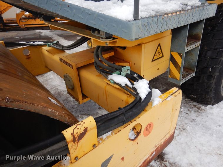 image for item AF9282 2000 Vibromax W605D  single drum vibratory roller