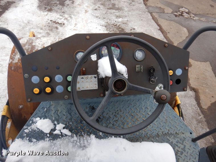 image for item AF9282 2000 Vibromax W605D  single drum vibratory roller