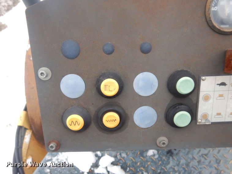 image for item AF9282 2000 Vibromax W605D  single drum vibratory roller