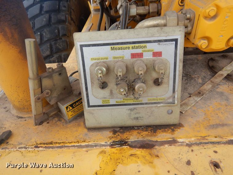 image for item AF9282 2000 Vibromax W605D  single drum vibratory roller