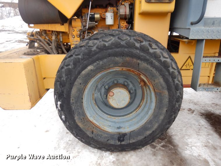 image for item AF9282 2000 Vibromax W605D  single drum vibratory roller