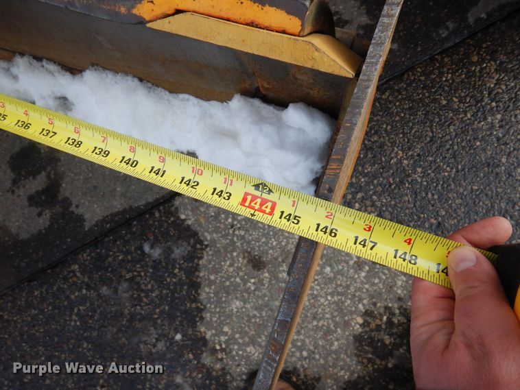 image for item AF9283 1983 John Deere 670A  motor grader