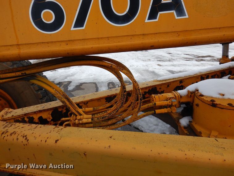 image for item AF9283 1983 John Deere 670A  motor grader