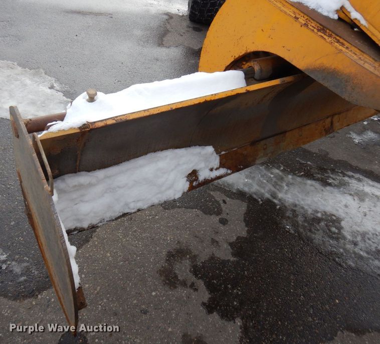 image for item AF9283 1983 John Deere 670A  motor grader