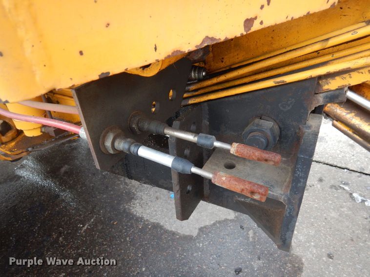 image for item AF9283 1983 John Deere 670A  motor grader