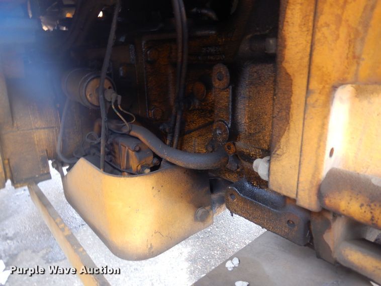 image for item AF9283 1983 John Deere 670A  motor grader