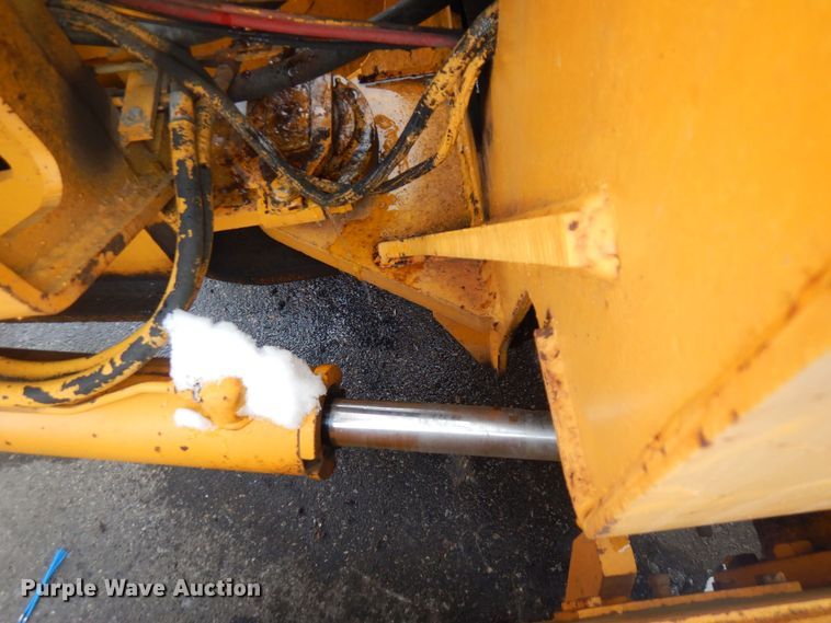 image for item AF9283 1983 John Deere 670A  motor grader