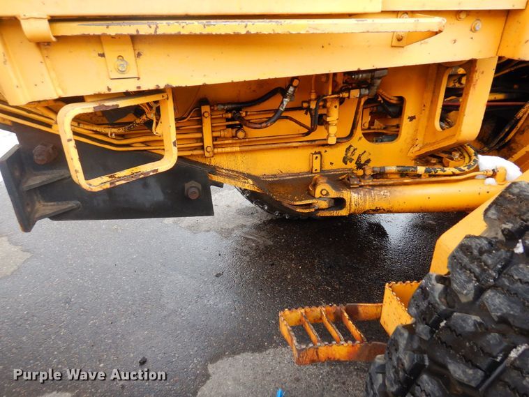 image for item AF9283 1983 John Deere 670A  motor grader