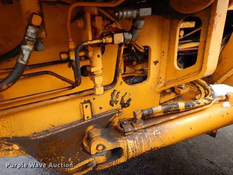 image for item AF9283 1983 John Deere 670A  motor grader