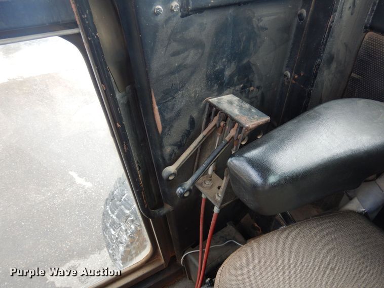 image for item AF9283 1983 John Deere 670A  motor grader