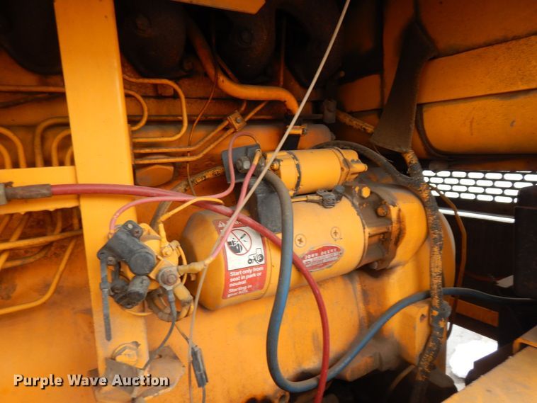 image for item AF9283 1983 John Deere 670A  motor grader