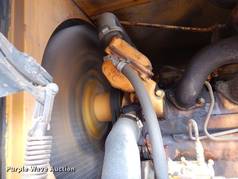 image for item AF9283 1983 John Deere 670A  motor grader