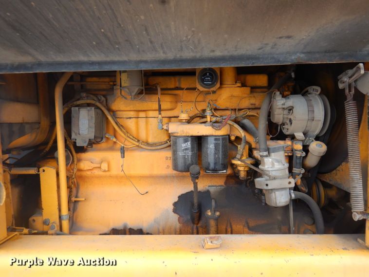 image for item AF9283 1983 John Deere 670A  motor grader