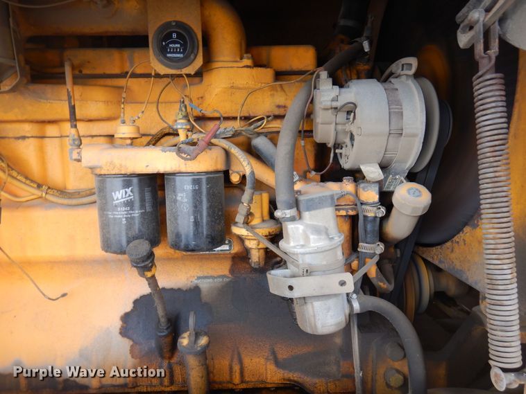 image for item AF9283 1983 John Deere 670A  motor grader