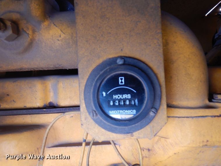 image for item AF9283 1983 John Deere 670A  motor grader