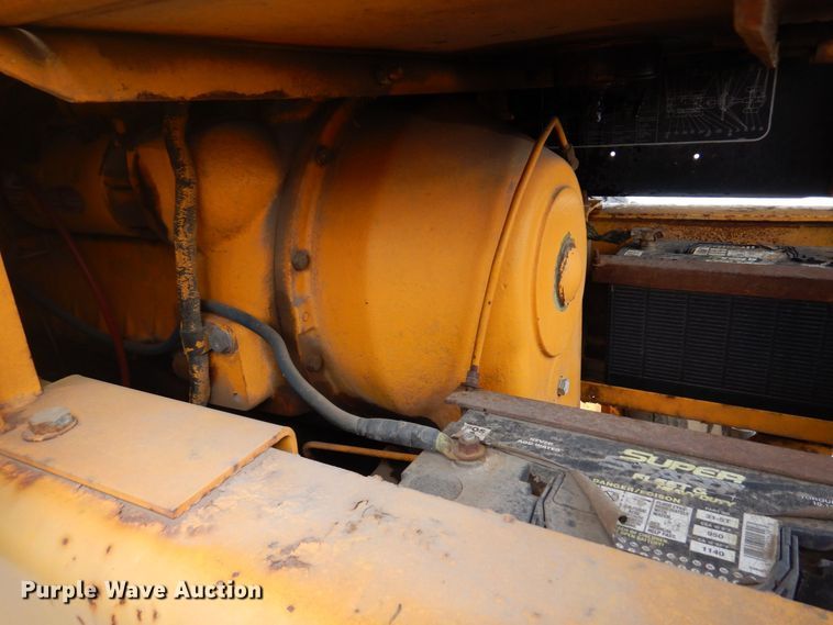 image for item AF9283 1983 John Deere 670A  motor grader