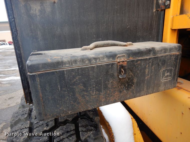 image for item AF9283 1983 John Deere 670A  motor grader