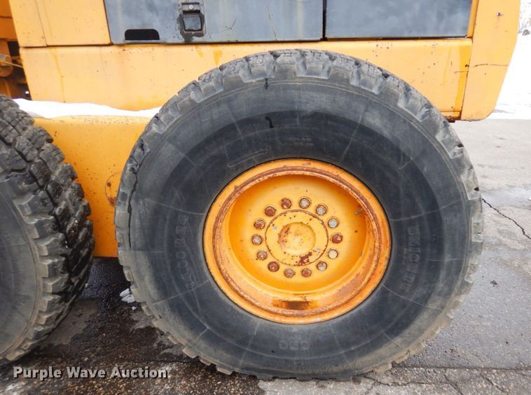 image for item AF9283 1983 John Deere 670A  motor grader