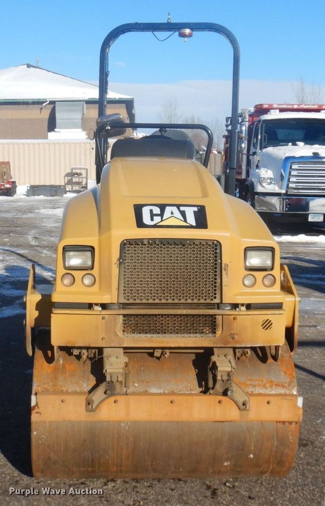 image for item AF9287 2015 Caterpiller CB24B  double drum vibratory roller