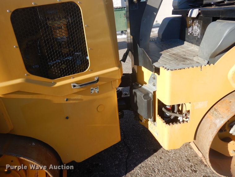 image for item AF9287 2015 Caterpiller CB24B  double drum vibratory roller