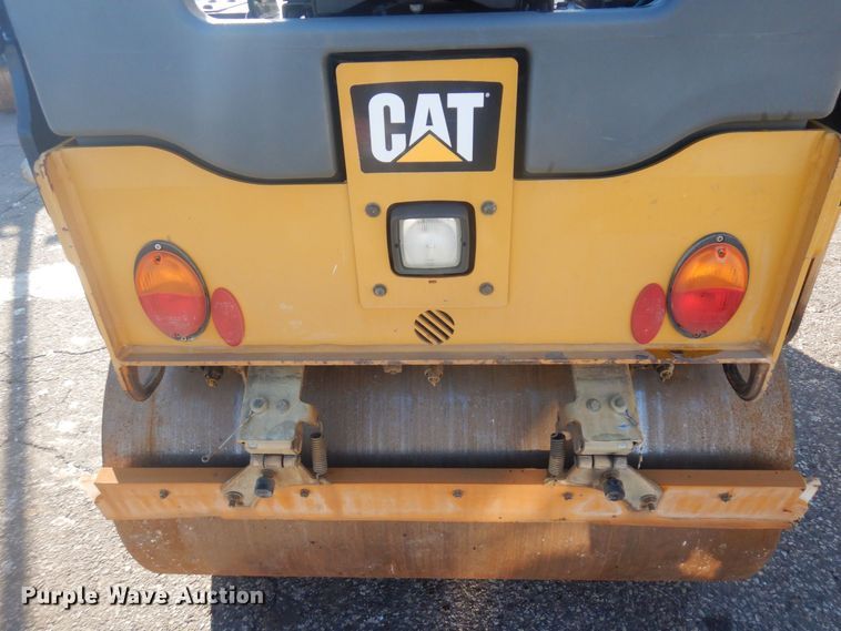 image for item AF9287 2015 Caterpiller CB24B  double drum vibratory roller