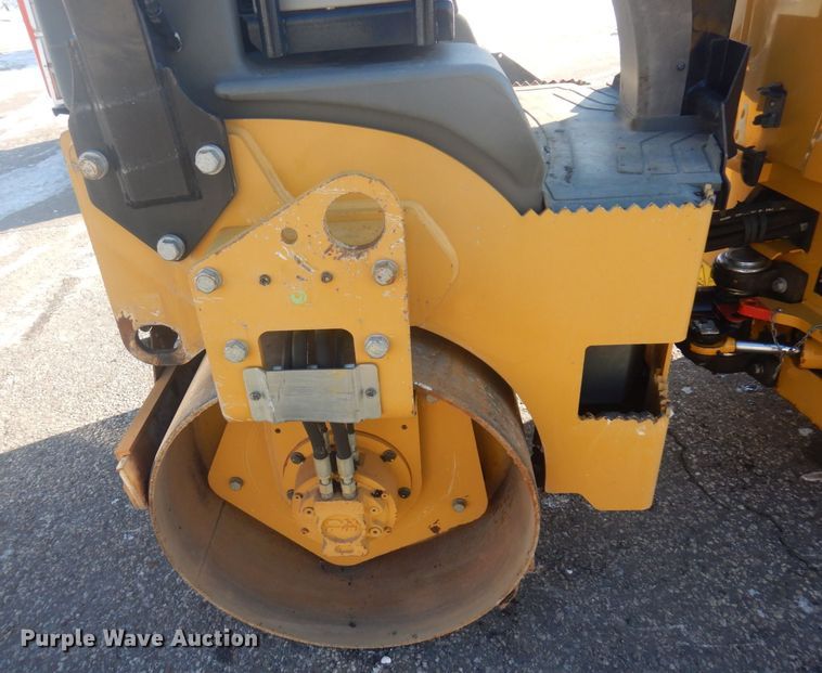 image for item AF9287 2015 Caterpiller CB24B  double drum vibratory roller