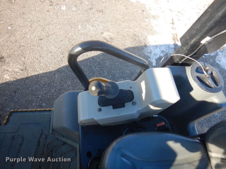 image for item AF9287 2015 Caterpiller CB24B  double drum vibratory roller