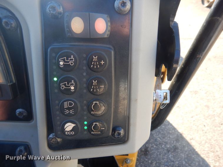 image for item AF9287 2015 Caterpiller CB24B  double drum vibratory roller