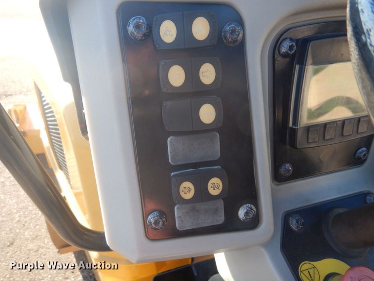 image for item AF9287 2015 Caterpiller CB24B  double drum vibratory roller