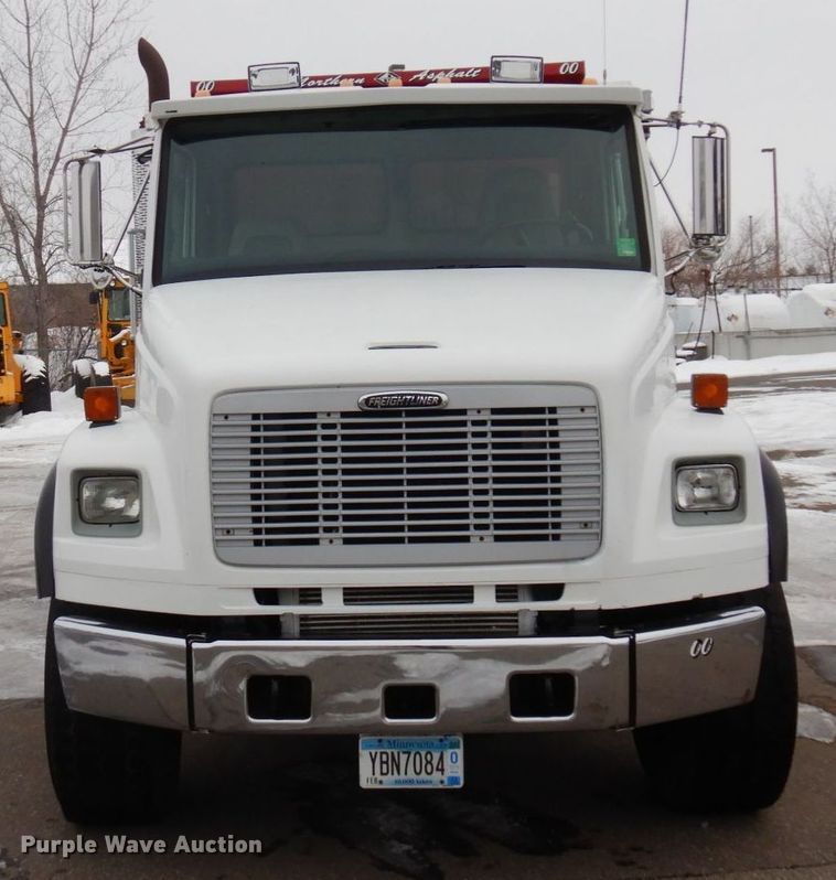 image for item AF9292 2000 Freightliner FL80  dump truck