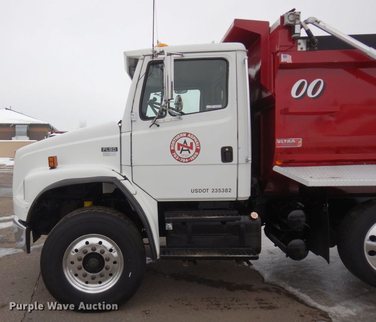 image for item AF9292 2000 Freightliner FL80  dump truck