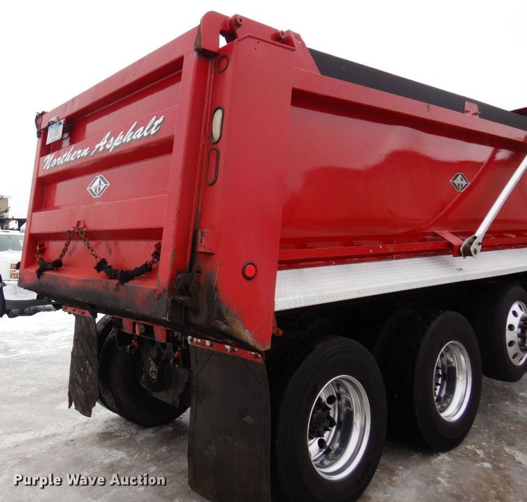 image for item AF9292 2000 Freightliner FL80  dump truck