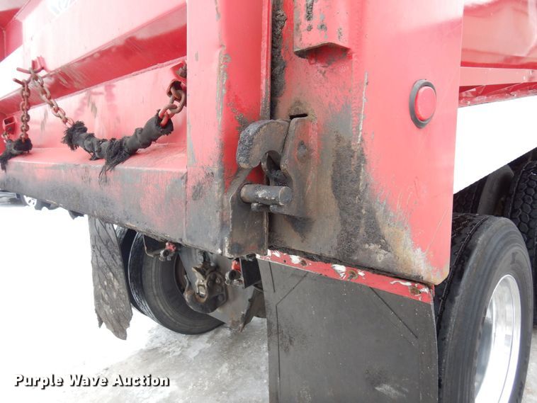 image for item AF9292 2000 Freightliner FL80  dump truck