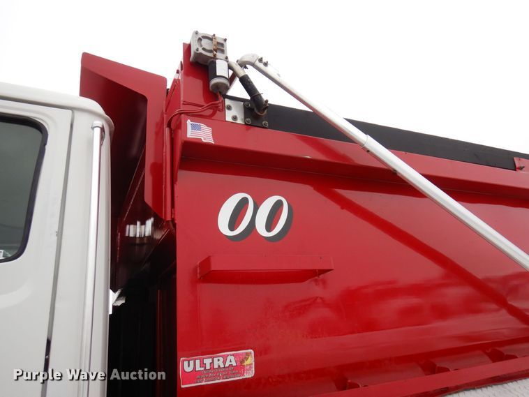image for item AF9292 2000 Freightliner FL80  dump truck