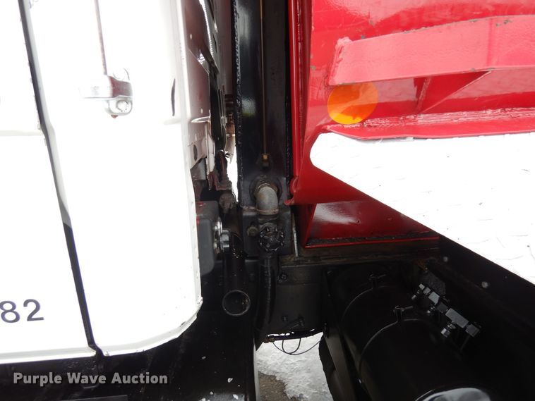 image for item AF9292 2000 Freightliner FL80  dump truck