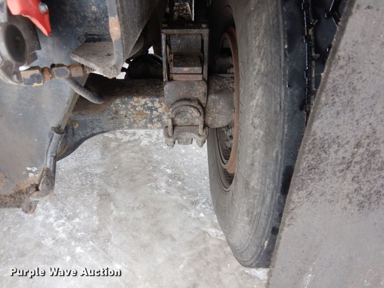 image for item AF9292 2000 Freightliner FL80  dump truck