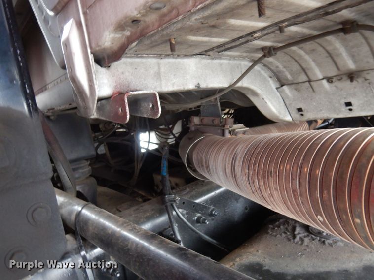 image for item AF9292 2000 Freightliner FL80  dump truck