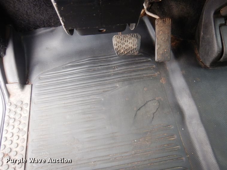 image for item AF9292 2000 Freightliner FL80  dump truck