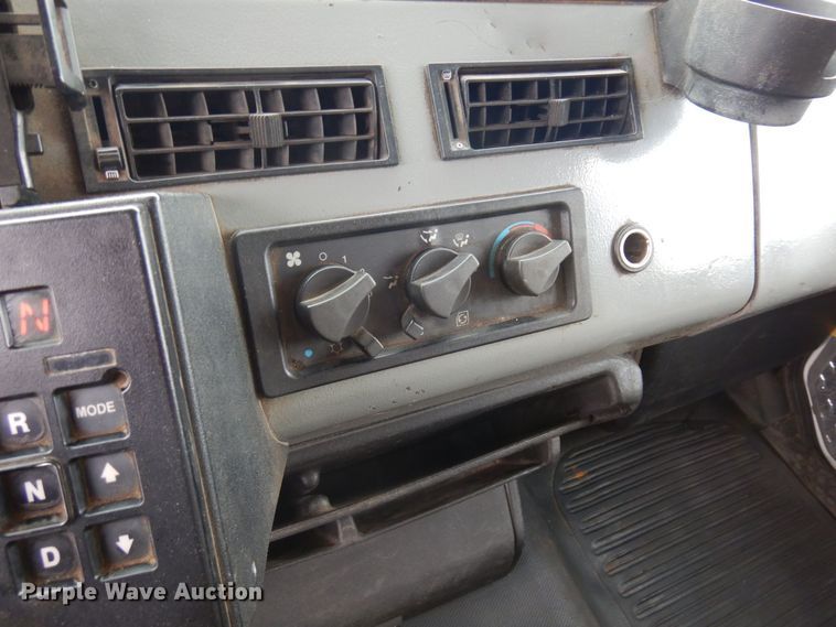 image for item AF9292 2000 Freightliner FL80  dump truck