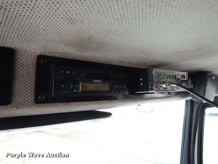 image for item AF9292 2000 Freightliner FL80  dump truck