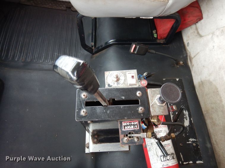 image for item AF9292 2000 Freightliner FL80  dump truck