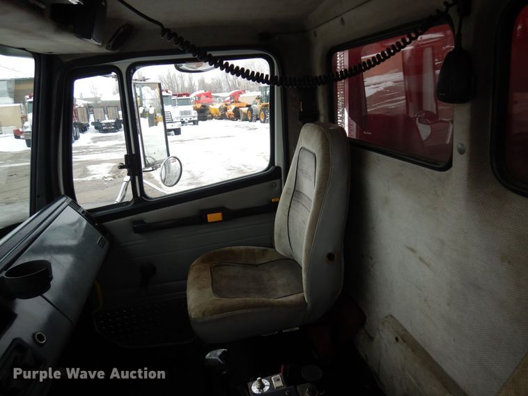 image for item AF9292 2000 Freightliner FL80  dump truck