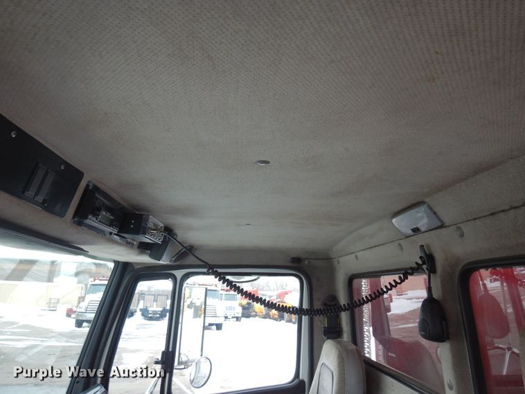 image for item AF9292 2000 Freightliner FL80  dump truck