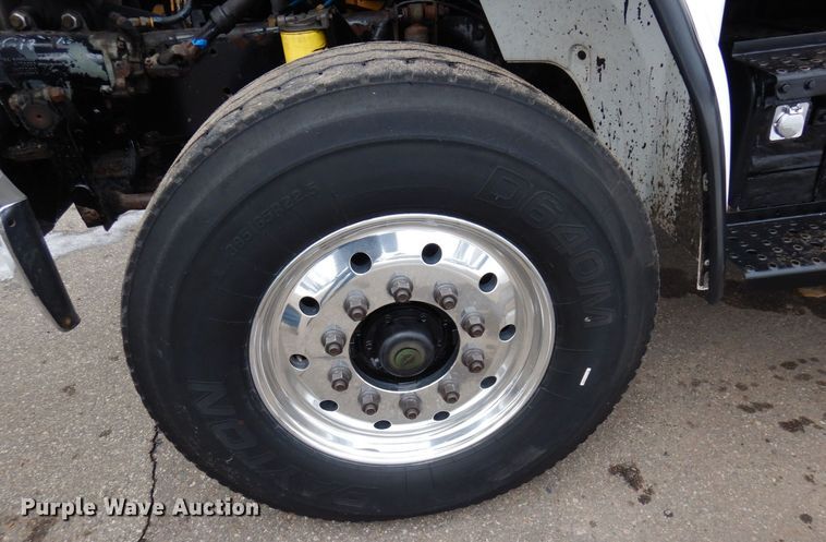 image for item AF9292 2000 Freightliner FL80  dump truck