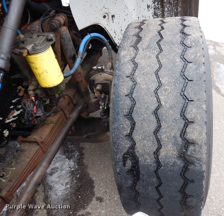 image for item AF9292 2000 Freightliner FL80  dump truck